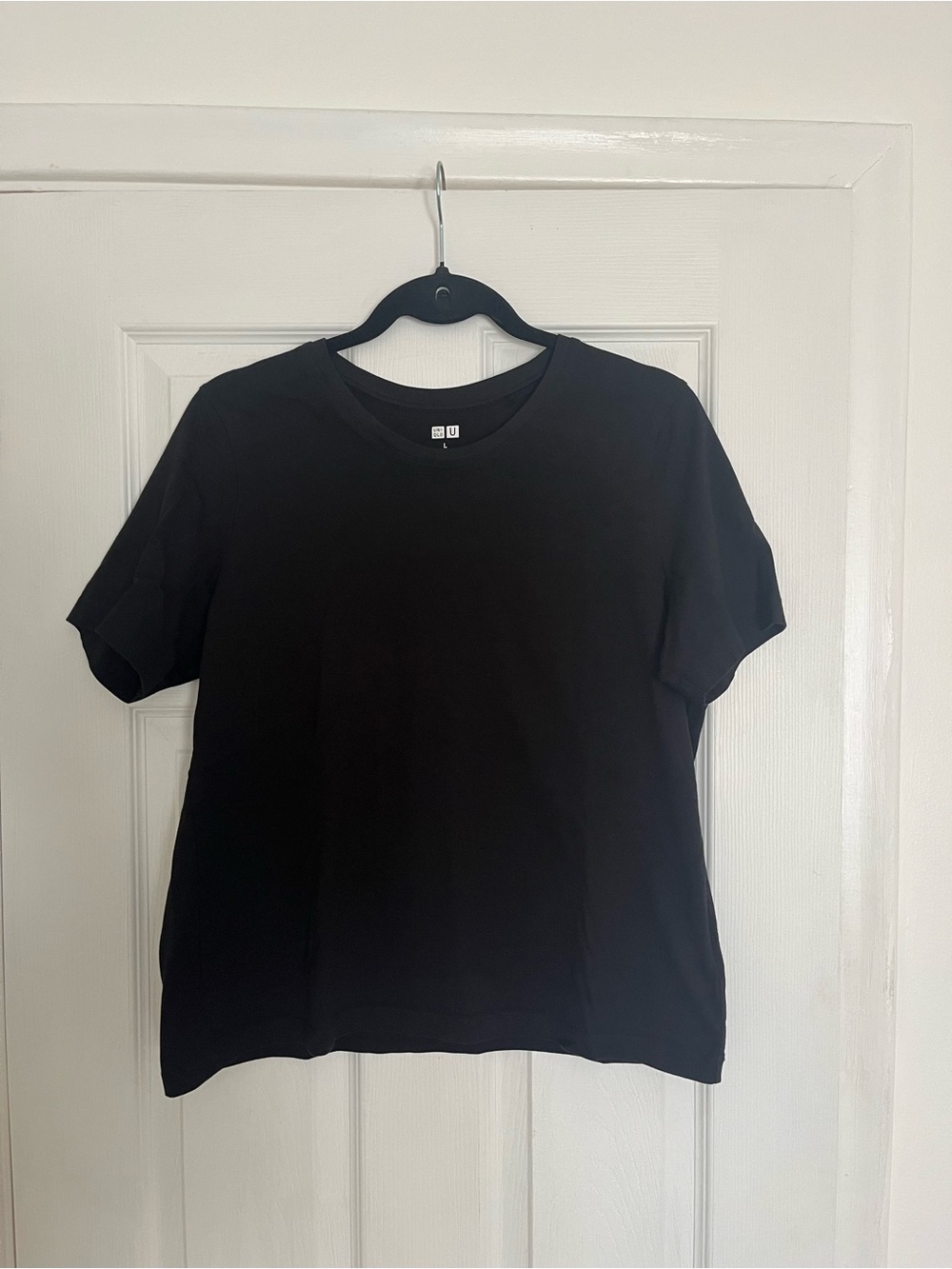 Uniqlo Black Crewneck T-shirt